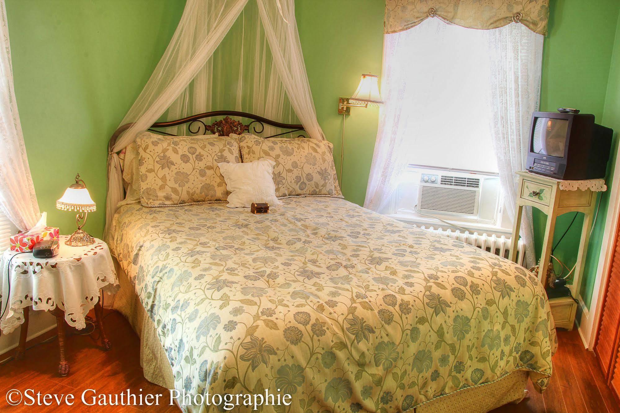マゴグ Ici Et Maintenant Bed & Breakfast エクステリア 写真